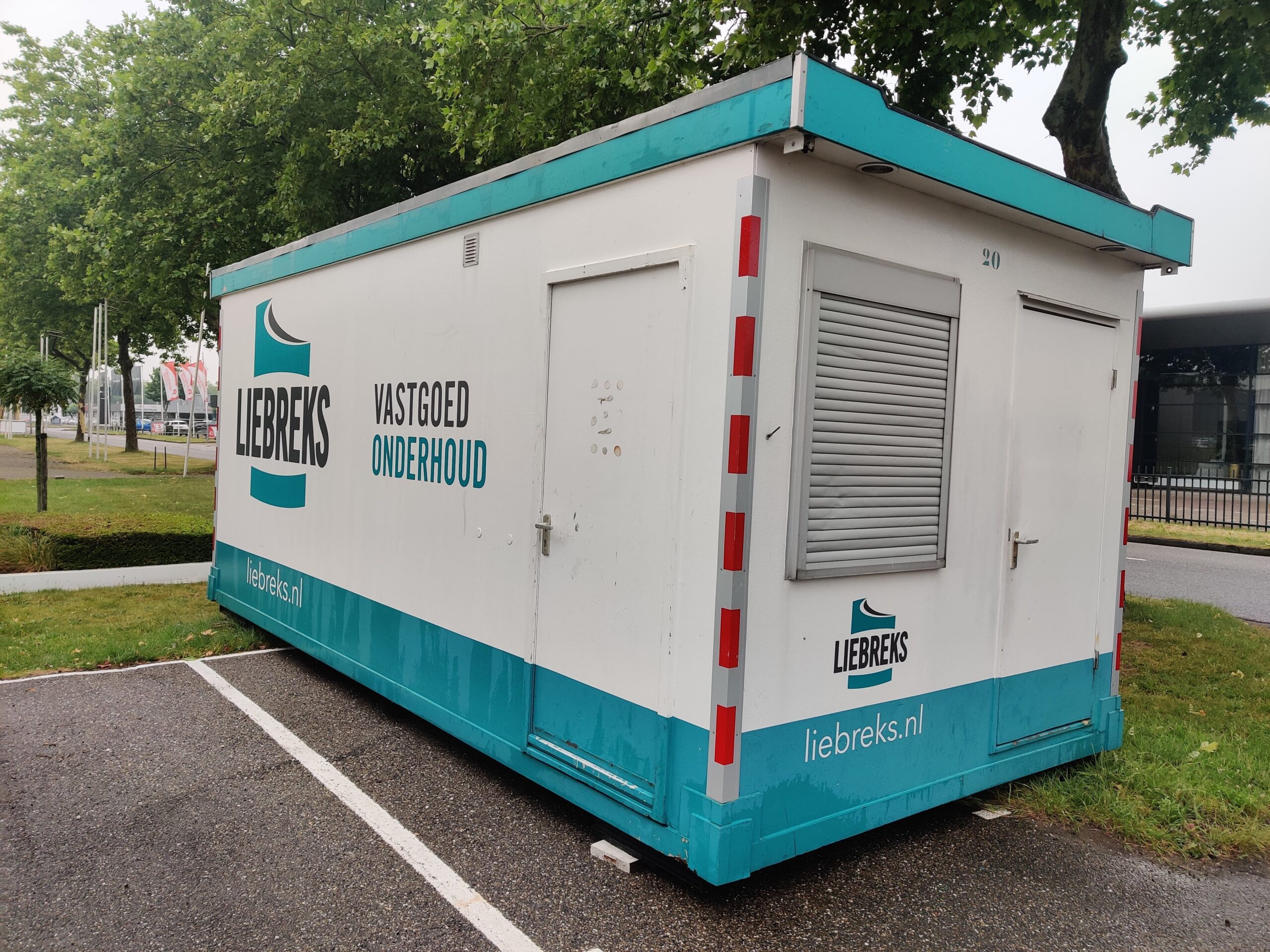 Gebruikte schaftkeet 6x3meter met apart magazijn